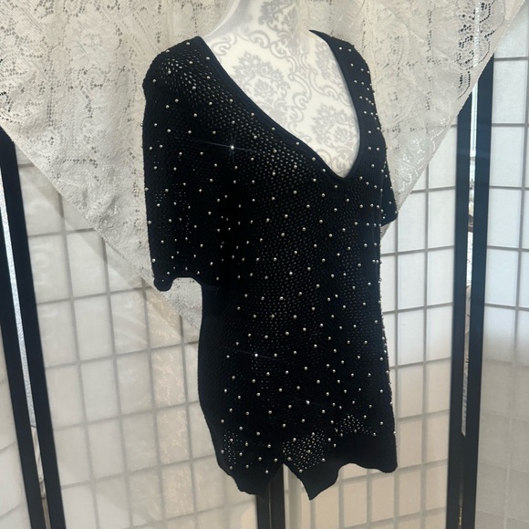 Black Short Sleeve V-Neck Silver Studded Sweater Size Large - Picture 2 of 12